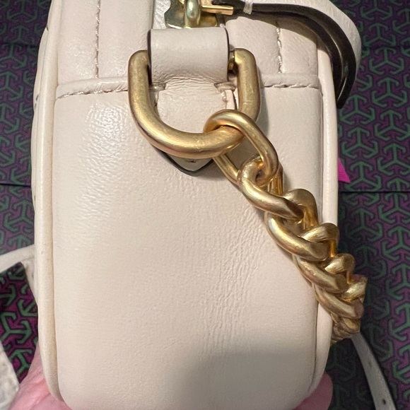 Like new! Tory Burch Cream and Gold Chevron Crossbody Bag - Picture 5 of 7